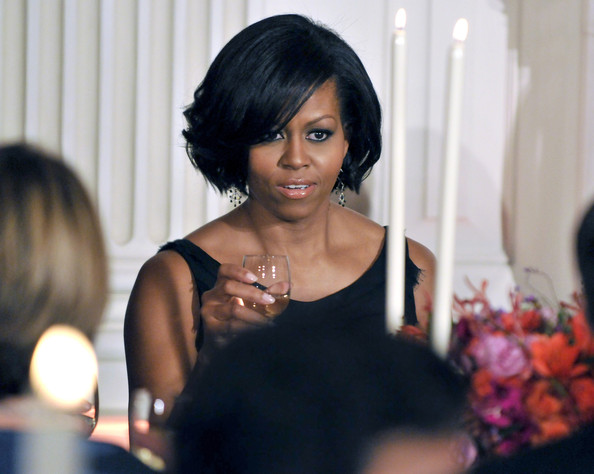 Michelle+Obama+Short+Hairstyles+Short+Wavy+NWoeor_LA4pl