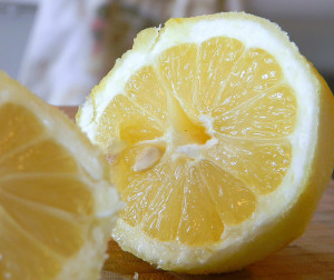 Lemon – your scalp with love a lemony concoction!