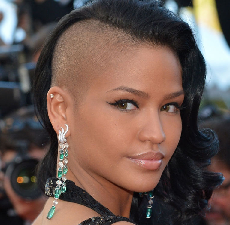 550277849efc3_-_elle-cassie-ventura-crazy-hair-v