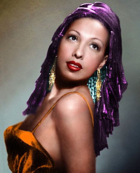 Josephine Baker under pressure to conform